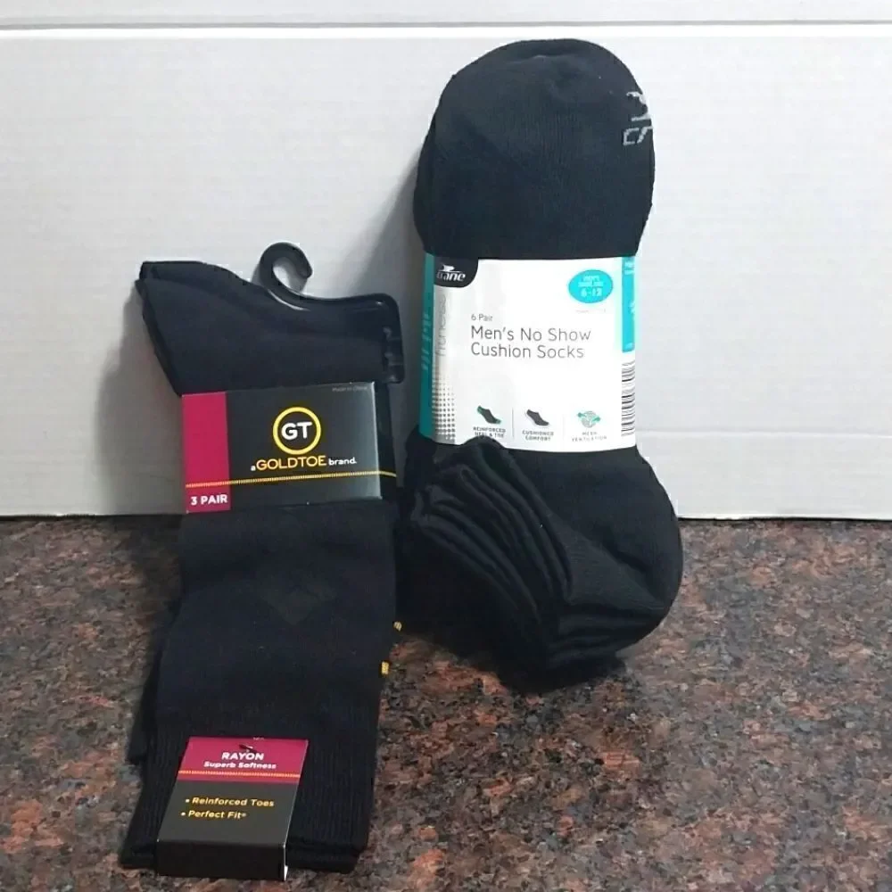 Men's Assorted Socks...NEW...SIZE 6-12...